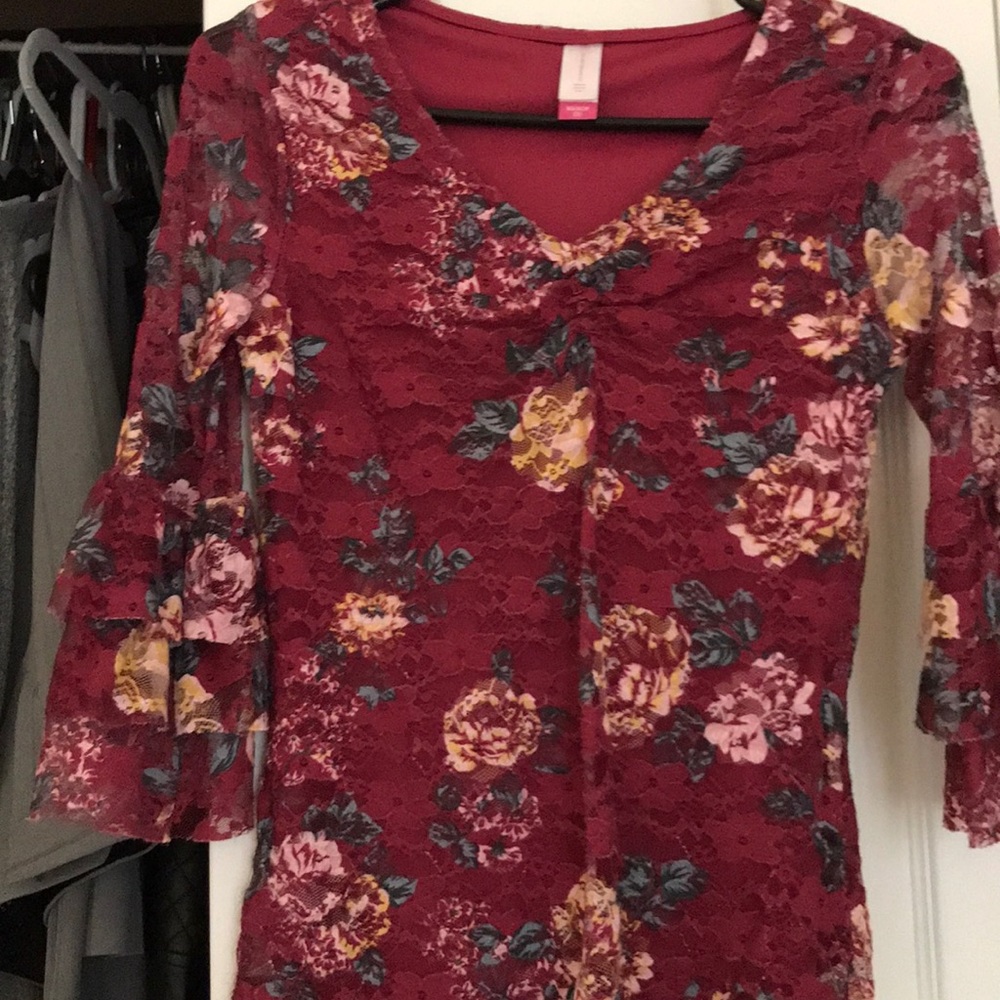 Floral lace top